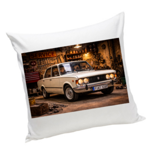 Poduszka Fiat 125p w garażu Klasyk PRL